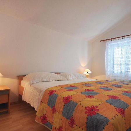 Lovely Apartment In Trogir With Kitchen Екстериор снимка