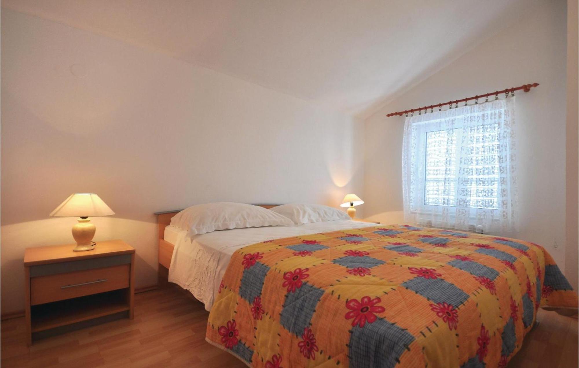 Lovely Apartment In Trogir With Kitchen Екстериор снимка